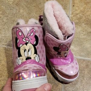 Minnie mouse light up snow boots